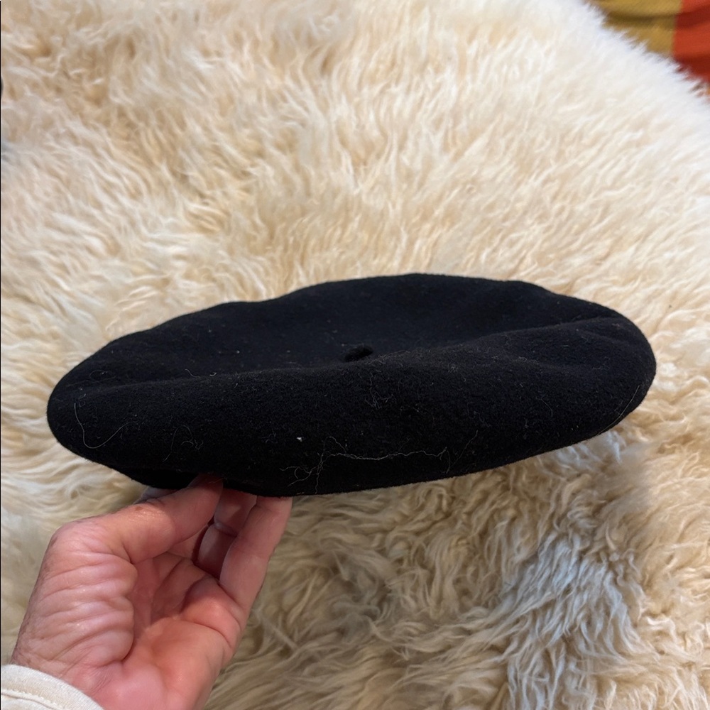 Authentic Basque Black Wool Beret - Picture 4 of 9